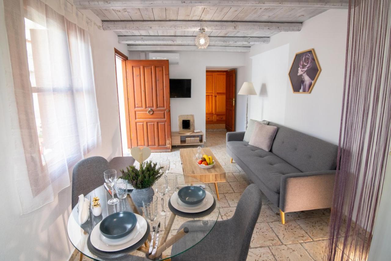 Avli Traditional Home With Private Jacuzzi Hersonissos  Exterior photo