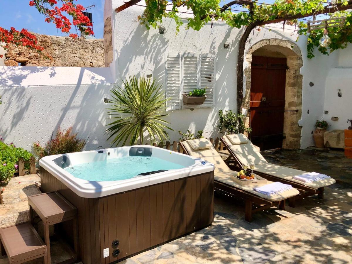 Avli Traditional Home With Private Jacuzzi Hersonissos  Exterior photo