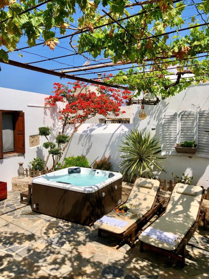 Avli Traditional Home With Private Jacuzzi Hersonissos  Exterior photo