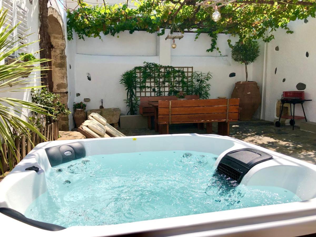 Avli Traditional Home With Private Jacuzzi Hersonissos  Exterior photo